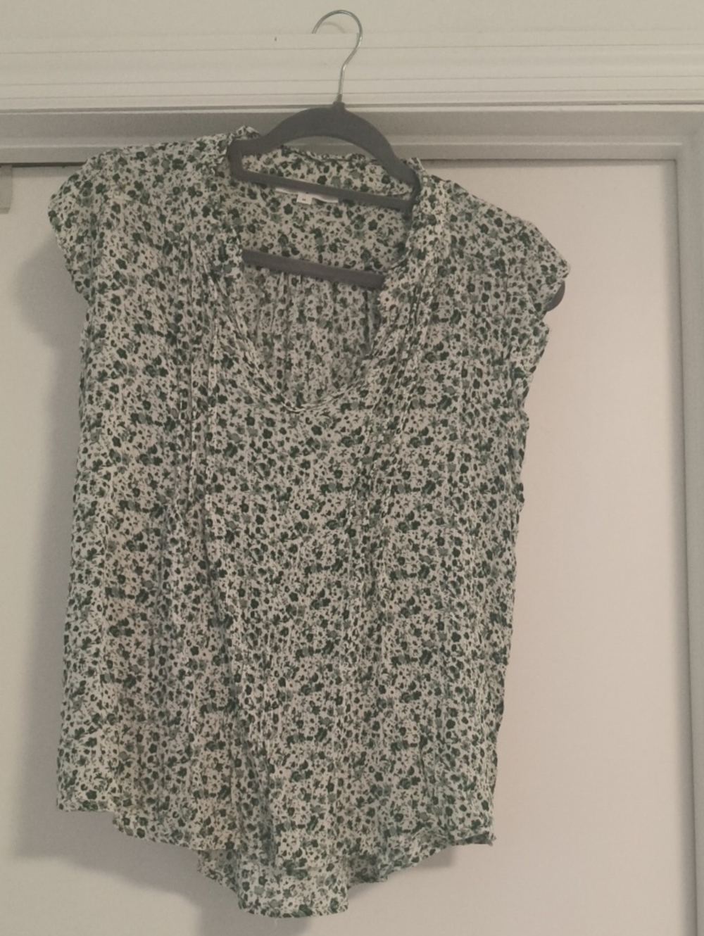 Green Floral Cap-Sleeve V-Neck Blouse